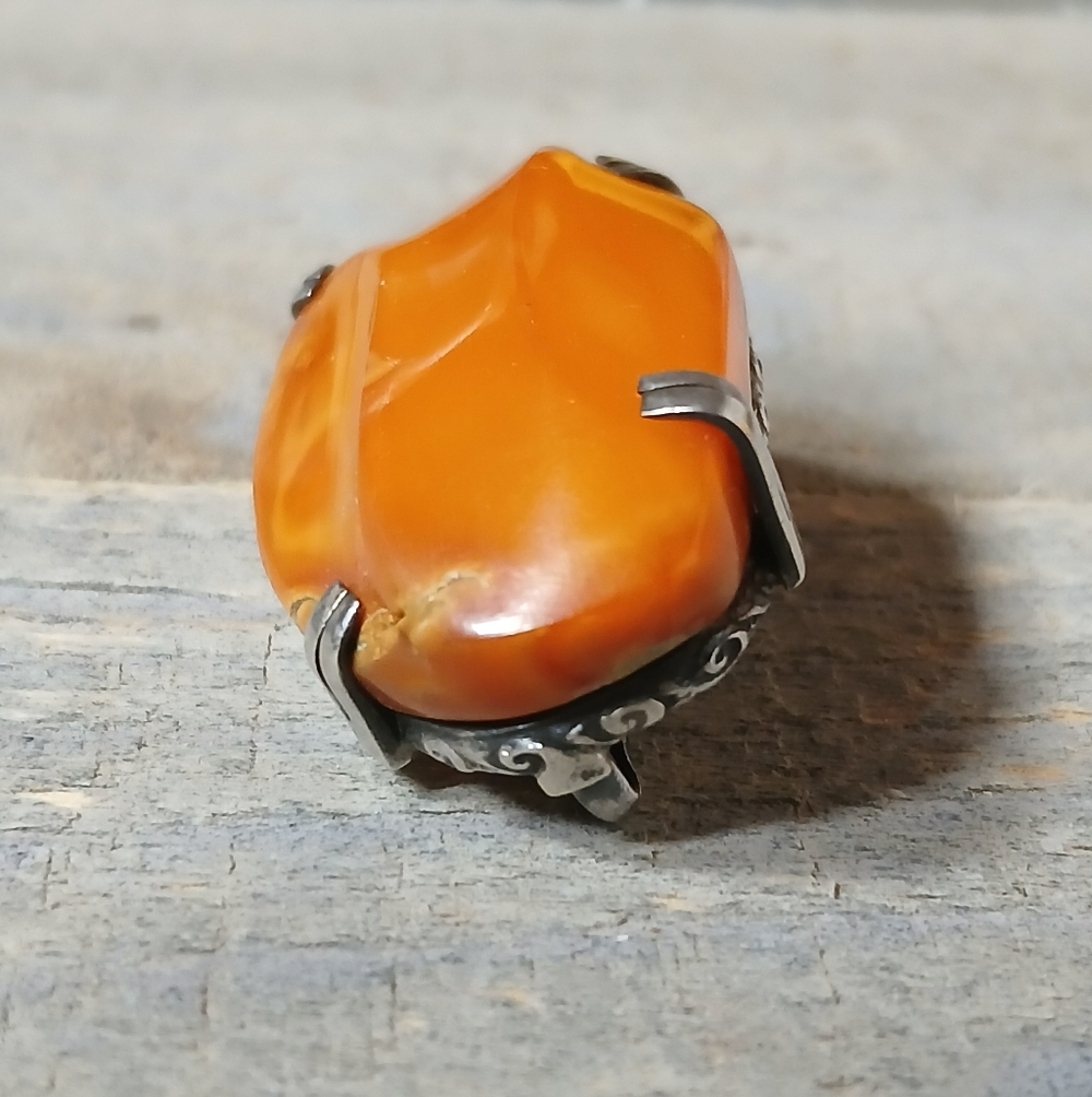 Antique .999 Silver Natural Butterscotch Egg Yolk Baltic Amber Brooch Pin Marked - Picture 9 of 16